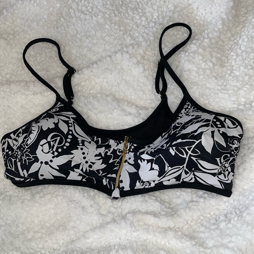 Victoria’s Secret Black and White Front Zip Bikini Top Medium